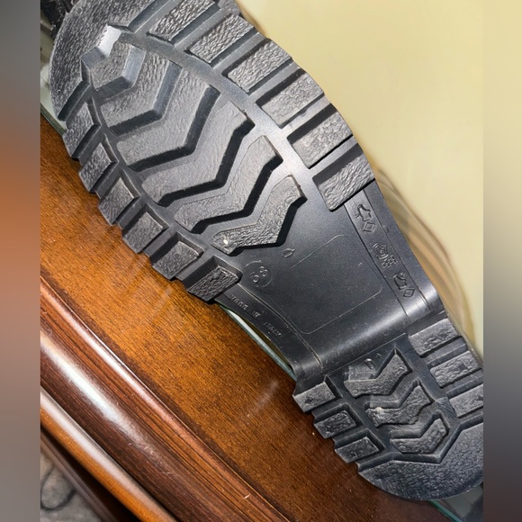 TALL CLASSIC BURBERRY RAIN BOOTS - Picture 2 of 14